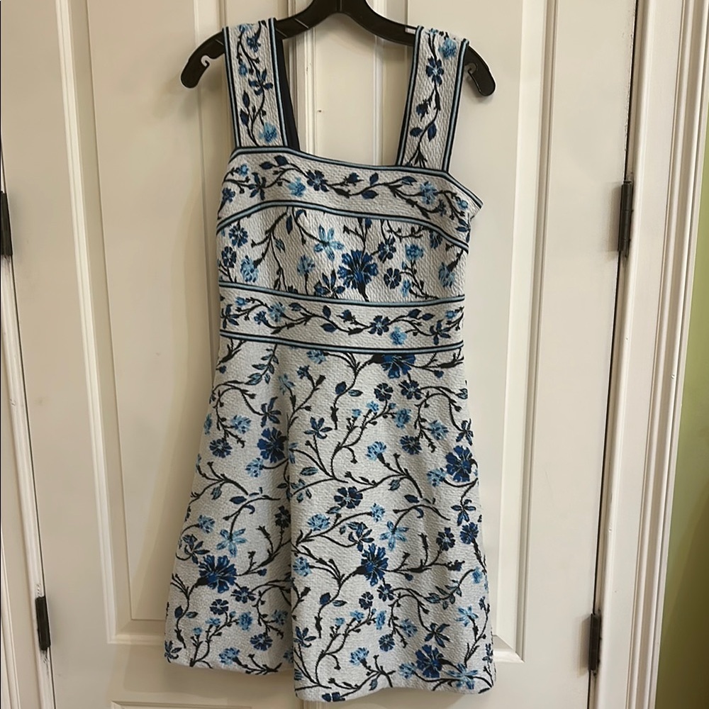 Maeve Floral Blue and White Dress Size M